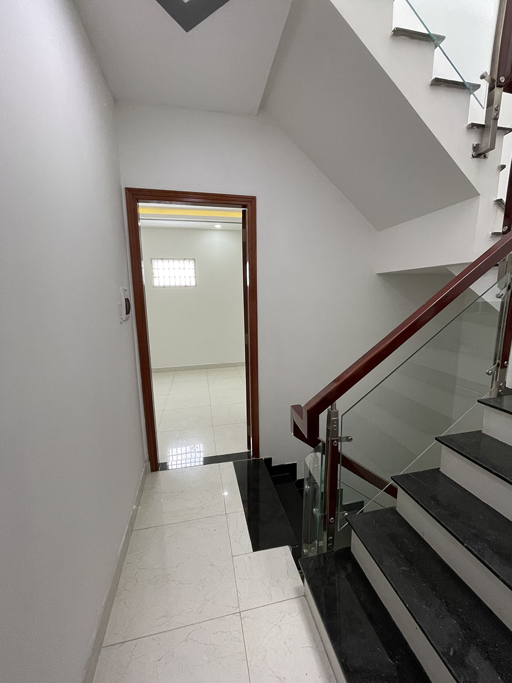 Bán nhà Hoàng Hoa Thám, Quận Bình Thạnh tuyệt phẩm 3 lầu (4,5m x 12m) đẹp lung linh hẻm ôtô khu VIP